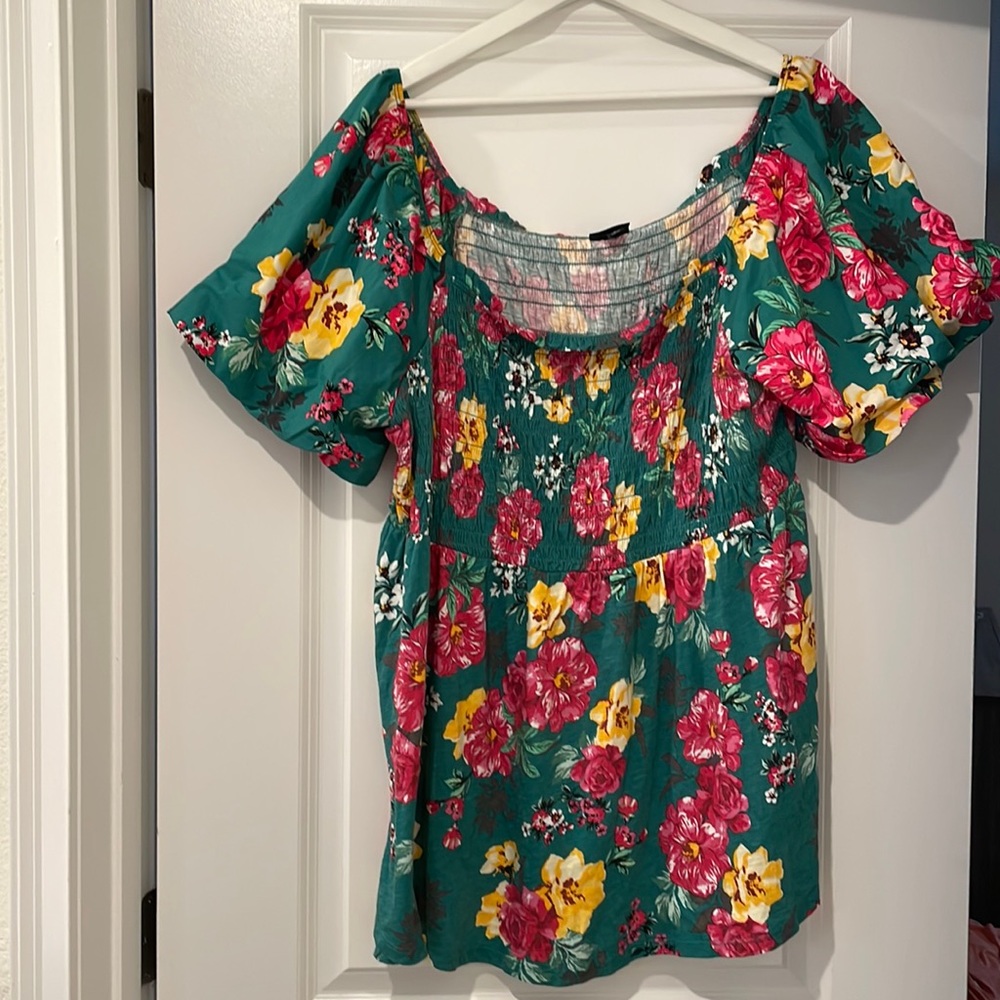 Torrid puff sleeved smocked top 3x